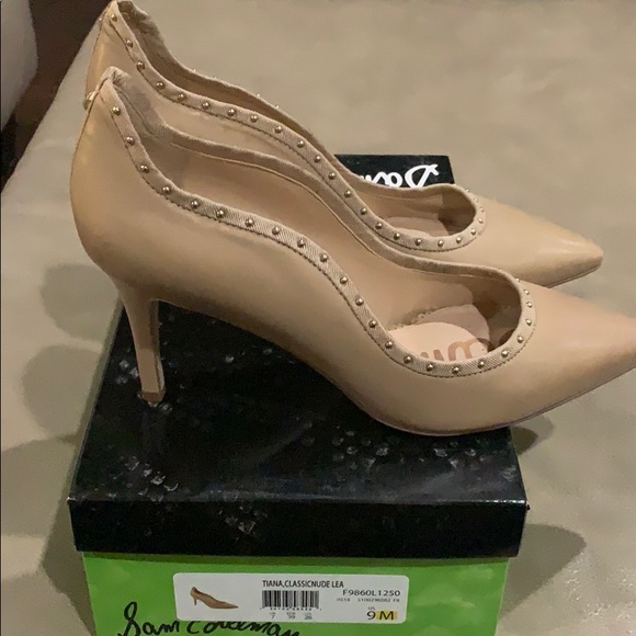 Shoes - Picture 4 of 4